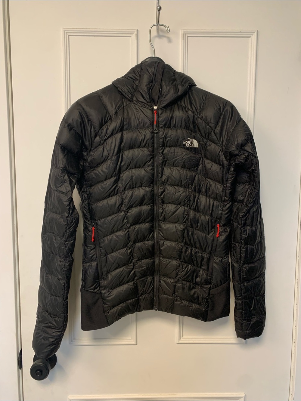 The North Face Women’s Black Quilted Hooded Puffer Jacket 800 Fill